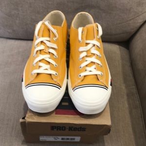 PLEASE READ - size 12 but they fit like a 12.5/13